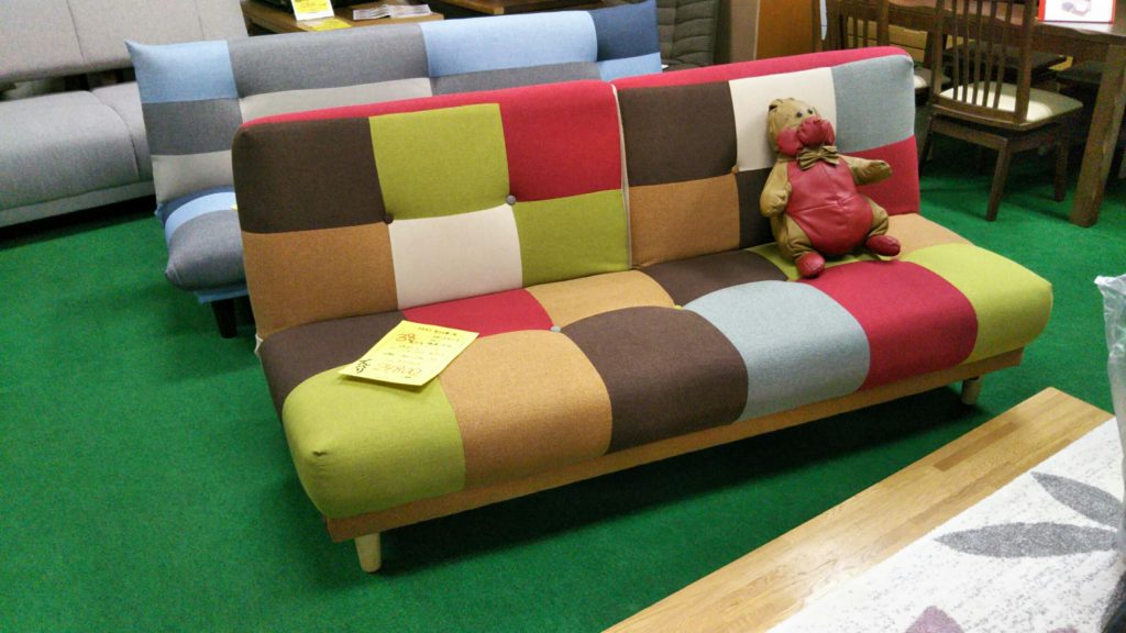 福井県,若狭,小浜,舞鶴,敦賀,高島,家具,尾の新,オノシン,かわいい,家具,雑貨,ベッド,ソファー,ダイニングテーブル,食卓セット,介護ベッド,ギャベ,新築,改築,婚礼,カーテン,ロールスクリーン,シェード,ラグ,カーペット,リフォーム,修理,送料,無料,設置,